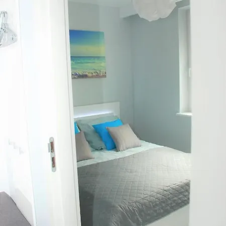 Gold Platinium Z Widokiem Na Morze