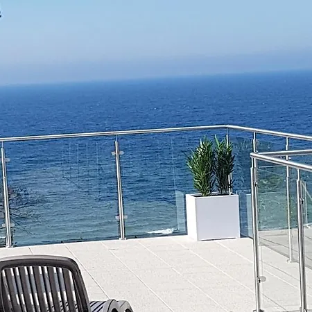 Gold Platinium Z Widokiem Na Morze